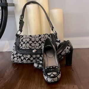 Classy matching SignatureC shoes & bag
